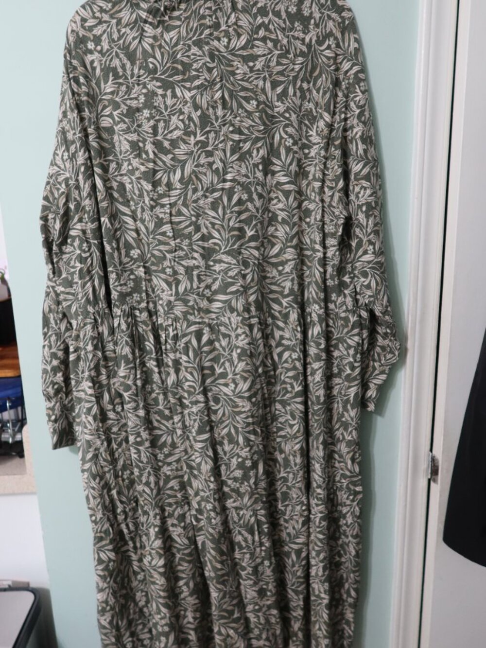 H&M Green Prairie dress XL Like New - Picture 4 of 4